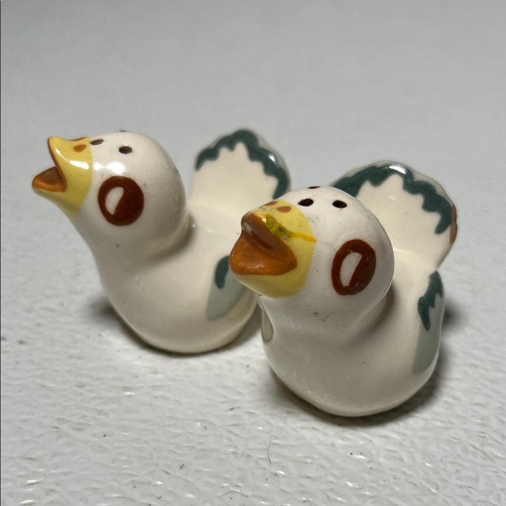 Vintage Ceramic Duck Salt/Pepper Shakers - Hand Painted